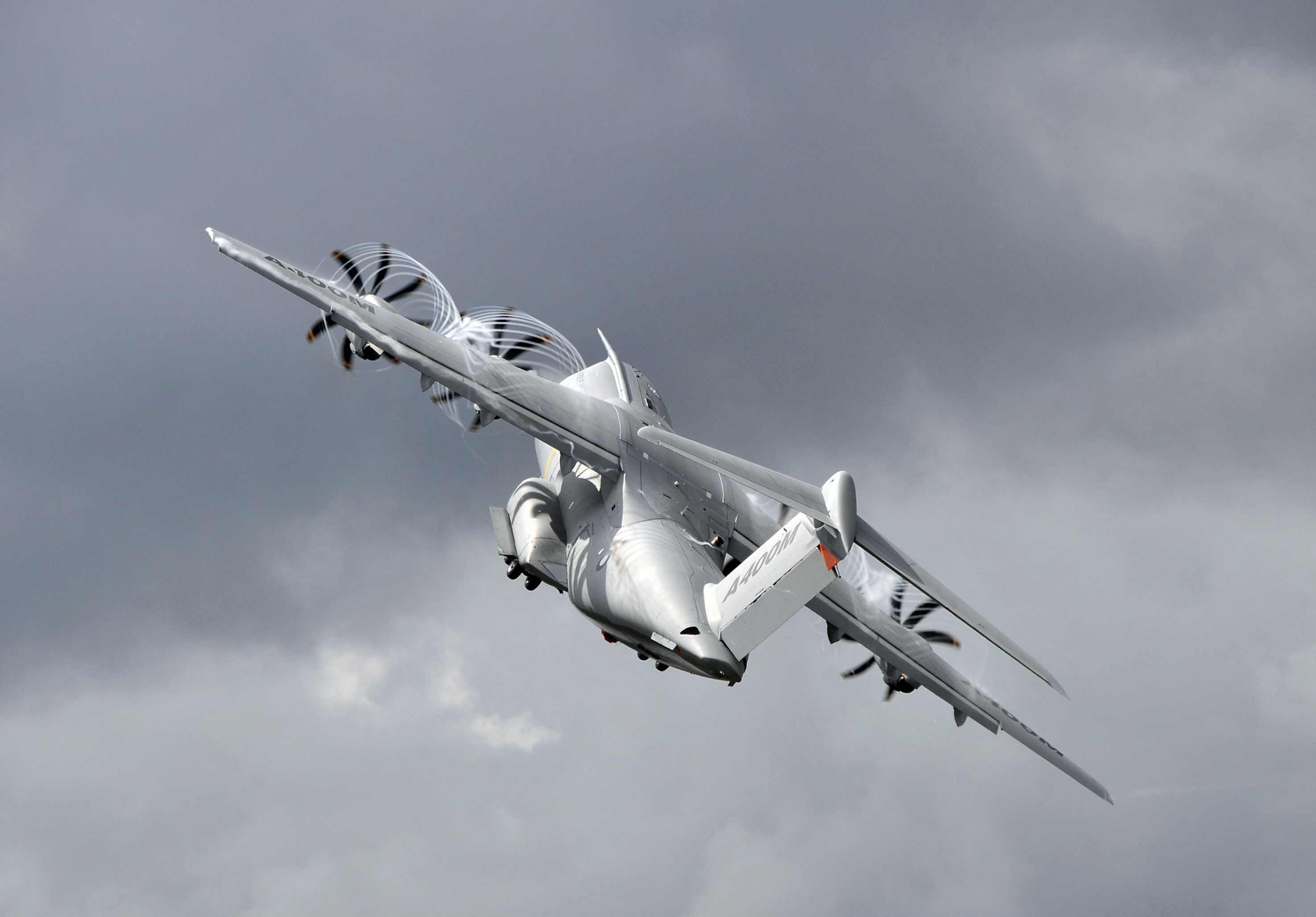 2_A400M At Farnborough Air Show -min