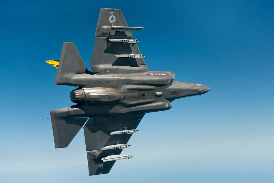 Northrop-Grummans-F-35-Lightning-II